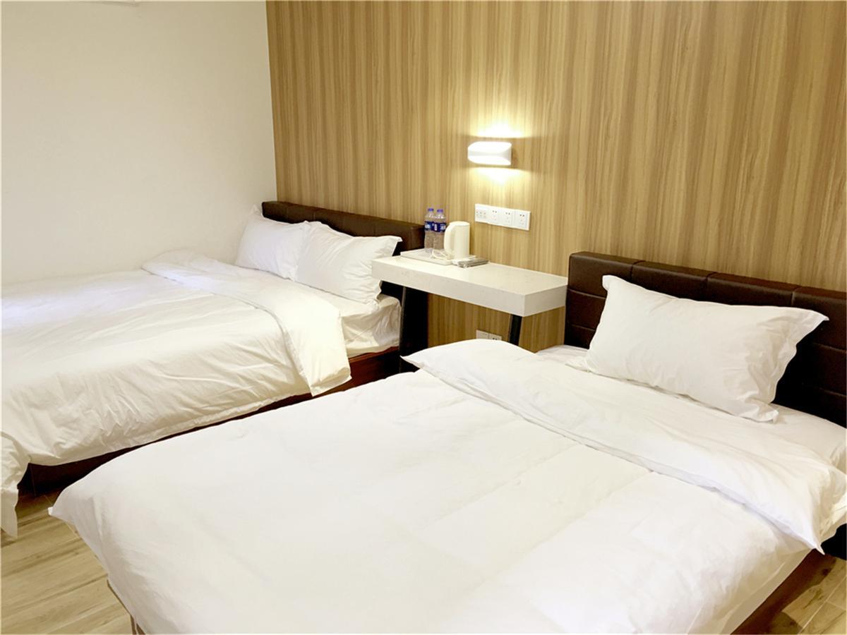 Family Room with Bathroom,720929683:JPEG